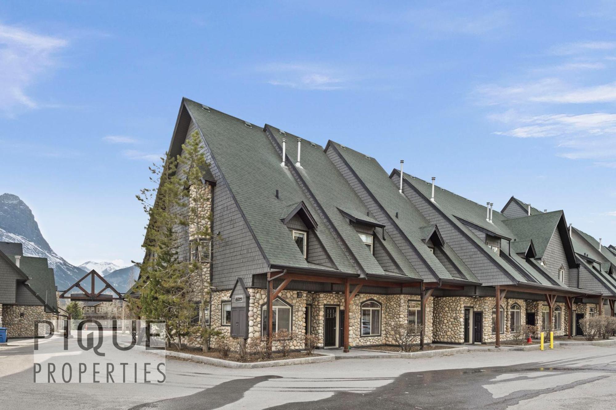 Mystic Mountain Chalet, Heated Outdoor Pool & Hot Tub, Free Parking, Fast Wifi! Canmore Eksteriør bilde